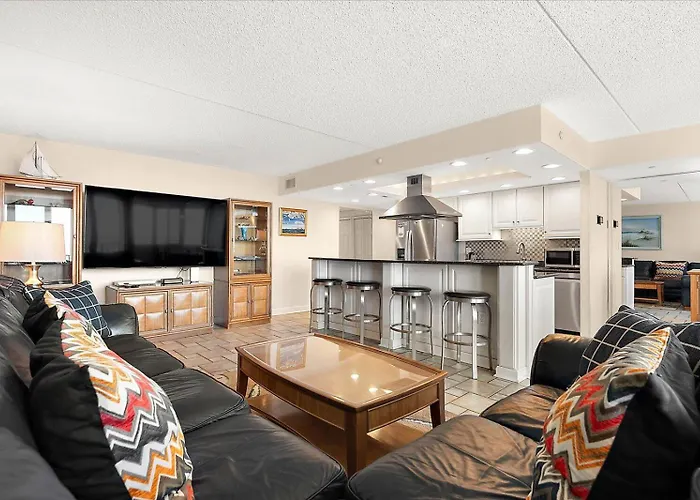 3 Bedroom Direct Oceanfront In Quay With Indoor & Outdoor Pools!