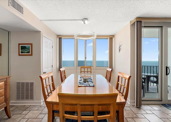 3 Bedroom Direct Oceanfront In Quay With Indoor & Outdoor Pools! *