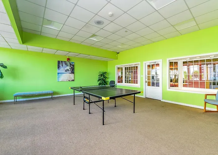 3 Bedroom Direct Oceanfront In Quay With Indoor & Outdoor Pools! *