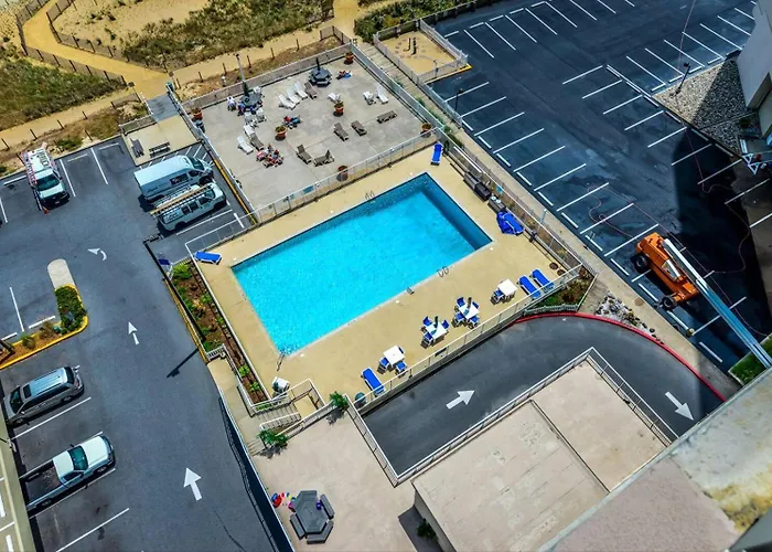 3 Bedroom Direct Oceanfront In Quay With Indoor & Outdoor Pools! Сasa de vacaciones